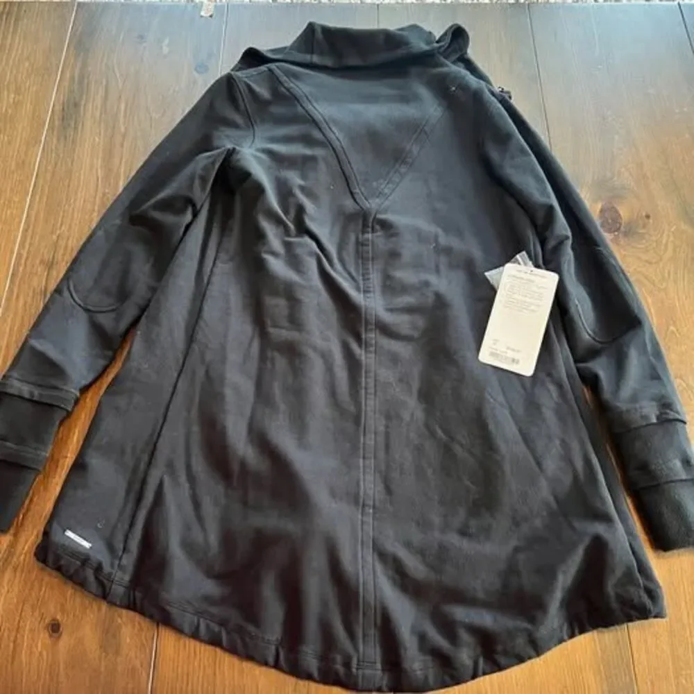 Lululemon Women’s Black Gratitude Wrap-size 6